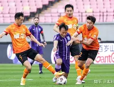 爱游戏体育-女子足球比赛中球员展现冷静心态(女子足球比赛中球员展现冷静心态的句子)  第1张